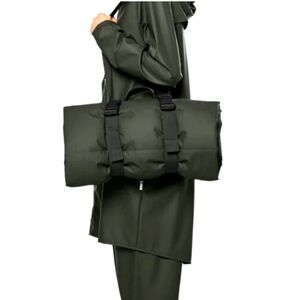 NWT RAINS WATER PROOF PUFFER TRAVEL BLANKET EVERGREEN